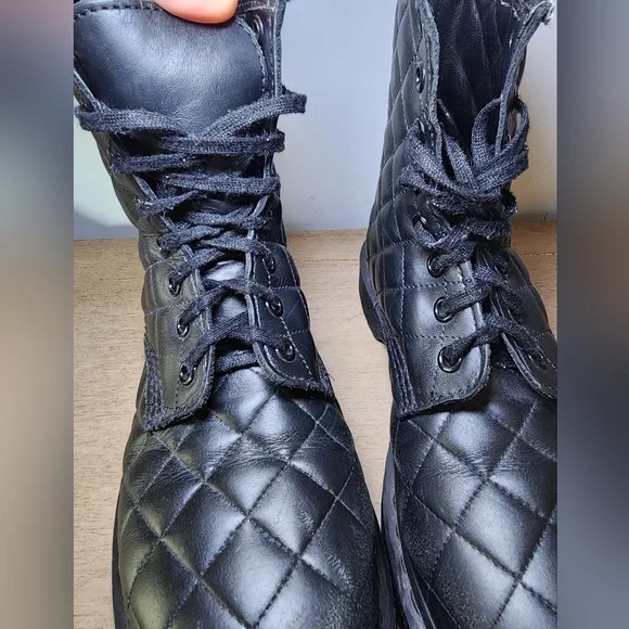 Dr. Martens AirWair CORALIE quilted leather boots black size 6 - Picture 6 of 12